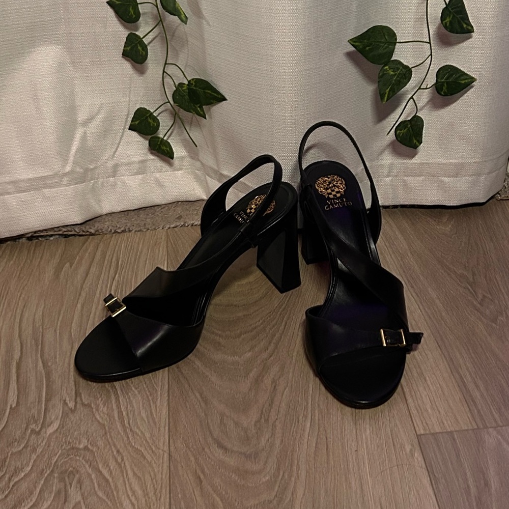Vince Comuto Leather Block-Heel